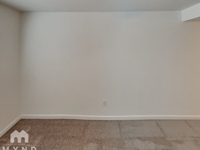 Building Photo - 102 Glenbridge Ct