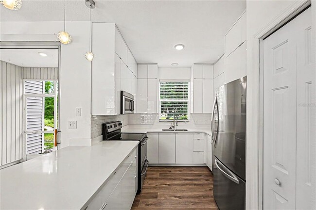 Building Photo - 12268 Country White Cir