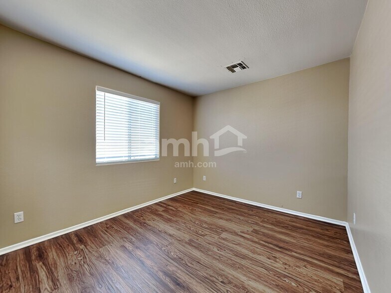 Building Photo - 6222 W Southgate St