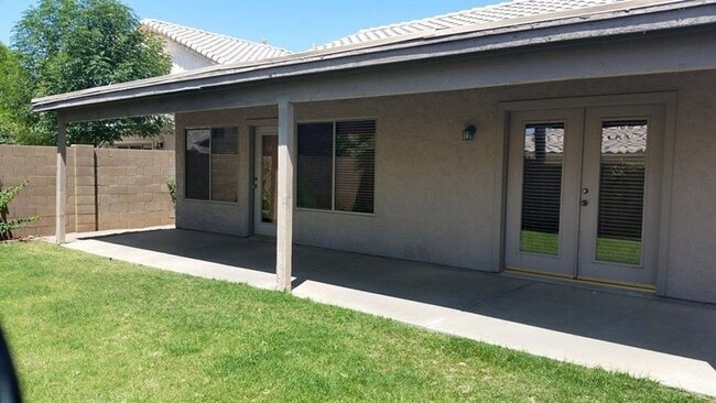 Building Photo - 3-bedroom at Val Vista & Guadalupe in Gilbert