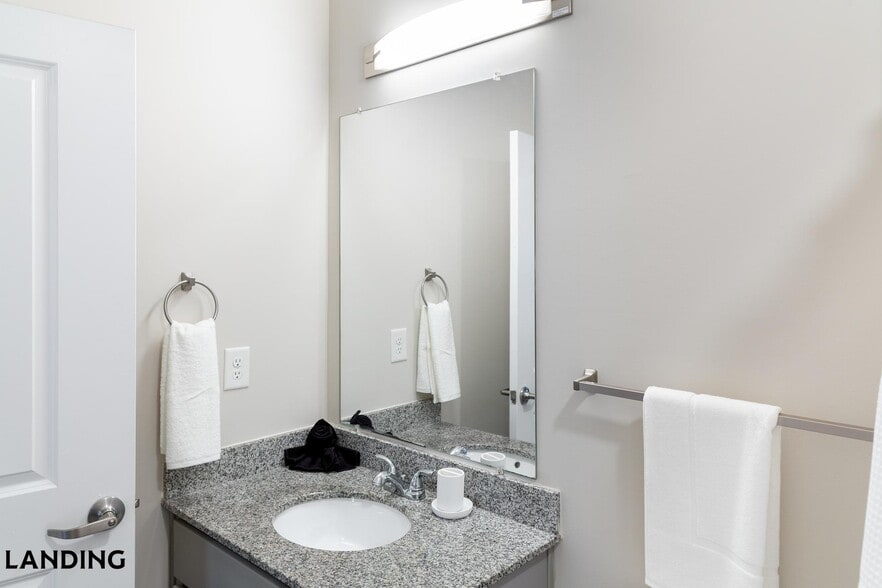 Building Photo - 602 Laconia Cir