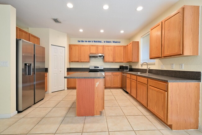 Building Photo - 2789 S Evergreen Cir