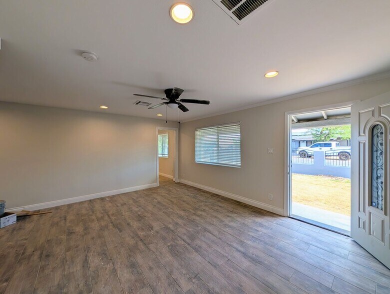 Building Photo - 13208 W Tuckey Ln