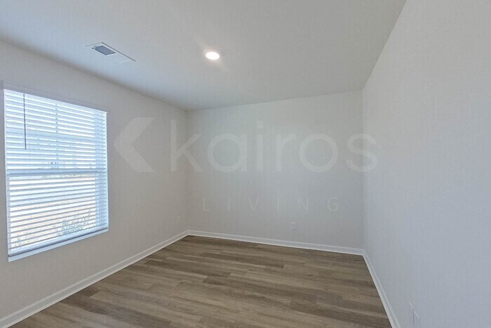 Building Photo - 116 Overstreet Way