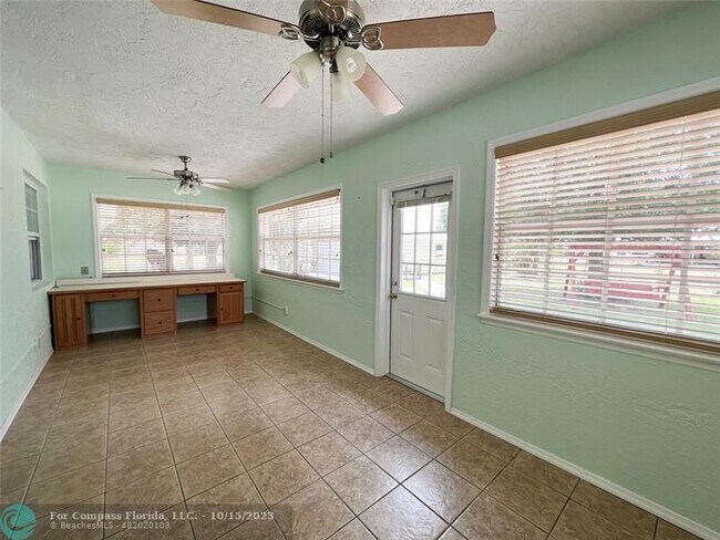 Building Photo - 1051 SW 85th Way
