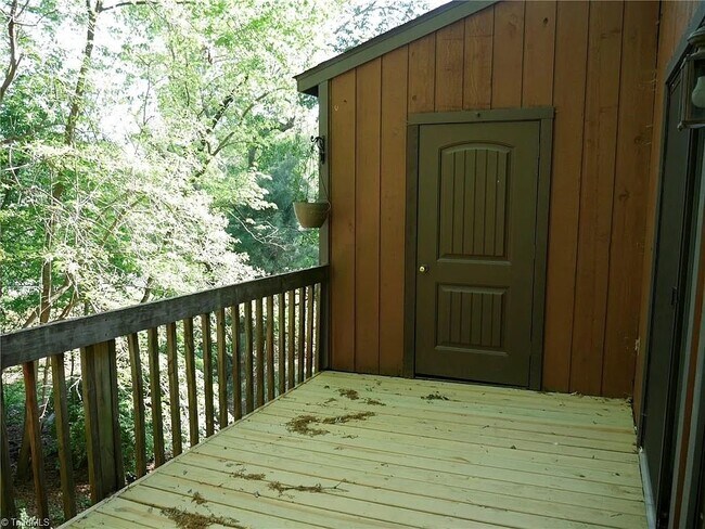 Building Photo - 704 Aspen Trail
