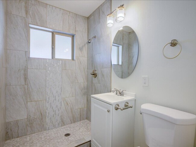 Building Photo - Modern Living with Private Mother-in-Law Suite!