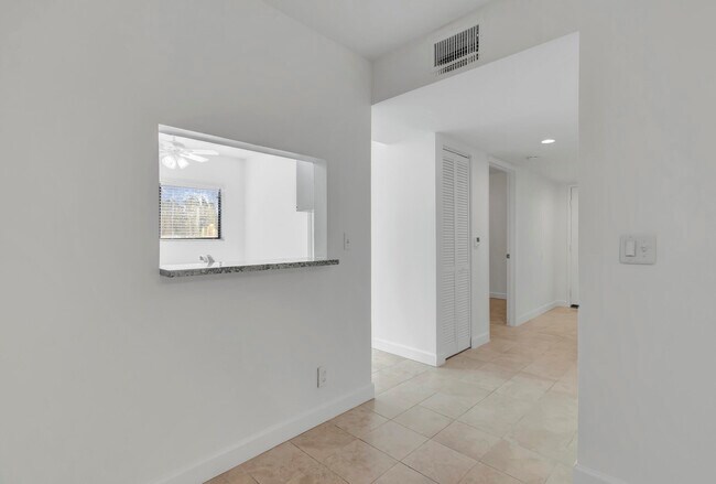 Building Photo - 15364 Lakes of Delray Blvd