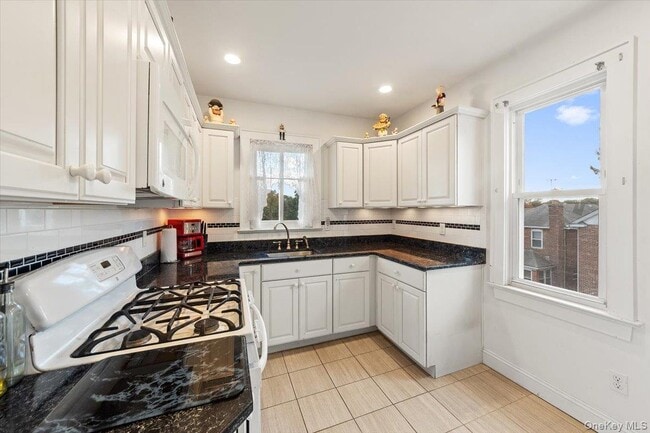 Building Photo - 4 Nolan Ave