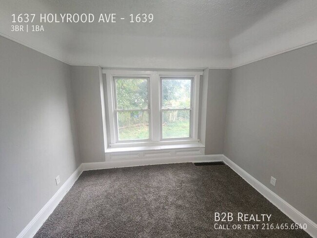 Building Photo - 1637 Holyrood Rd