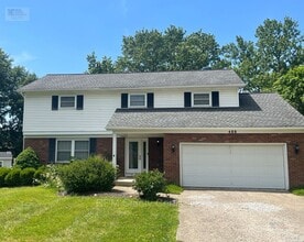 Building Photo - Updated Gahanna Home with Finished Basement & Fenced Yard