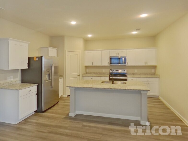 Building Photo - 418 Madison Way