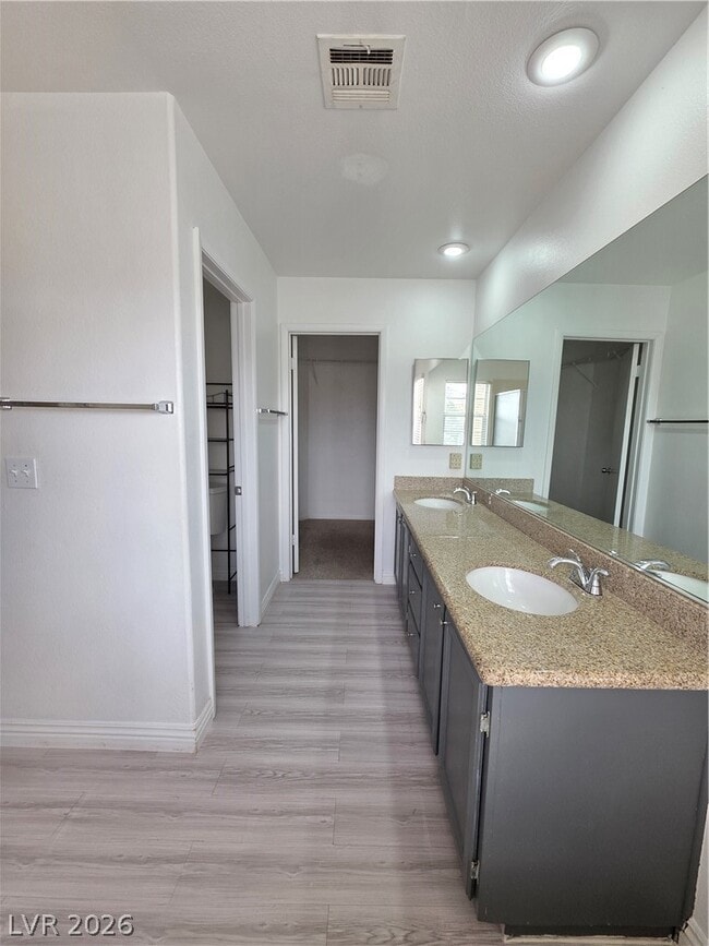 Building Photo - 2524 Silver Shadow Dr