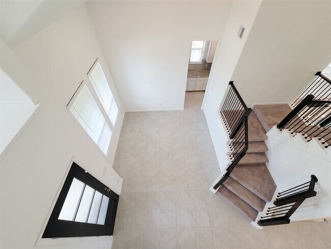 Building Photo - 9422 Vis Fls Trce