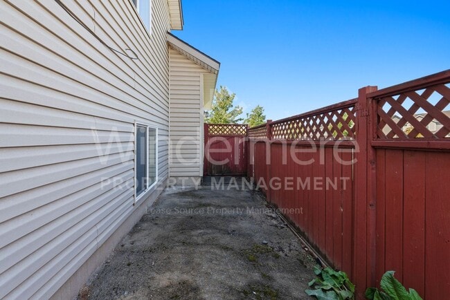 Building Photo - 507 S Lawson St