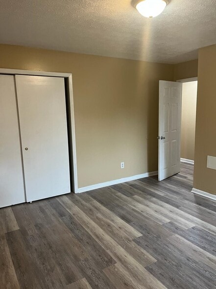 Building Photo - 1722 Shiloh Dr