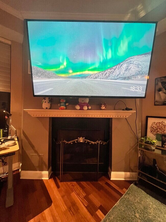 Building Photo - 700 1st St