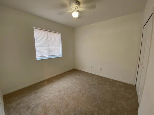 Building Photo - 9634 Roundstone Cir