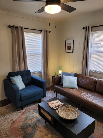 Building Photo - 59 S Lasalle St