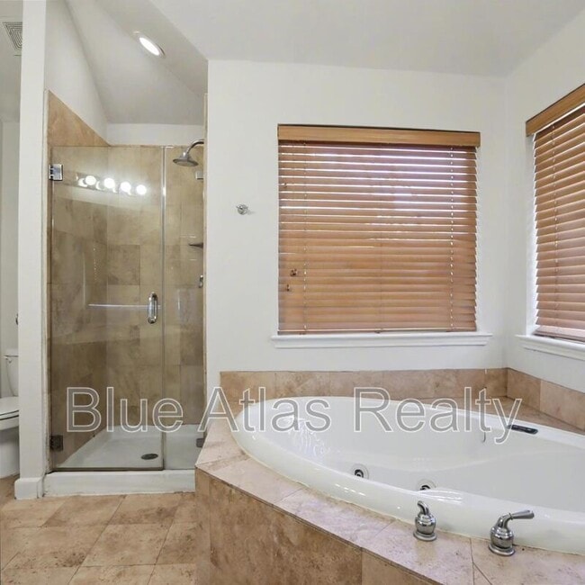 Building Photo - 4905 Canberra Ln