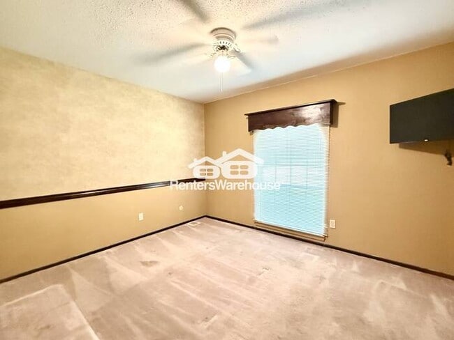 Building Photo - Spacious Corner-Lot Home with Cozy Charm a...