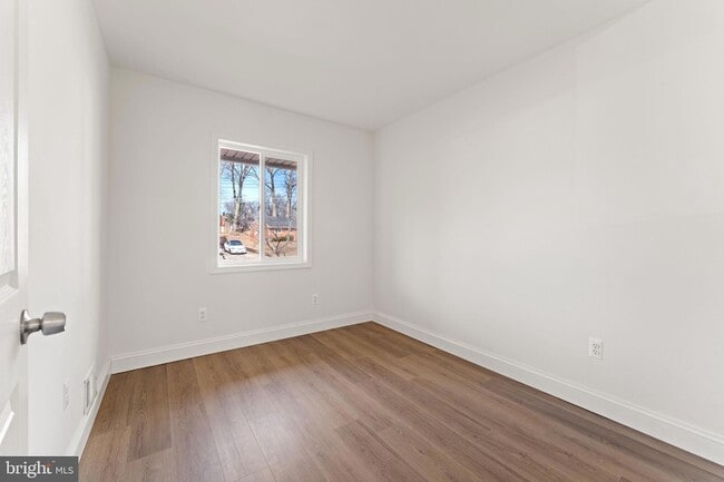 Building Photo - 7407 Kelvin Pl