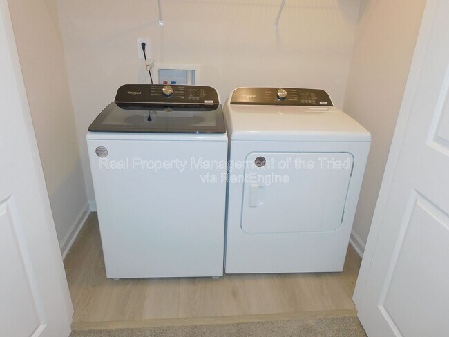 Building Photo - 221 Still Pasture Ln