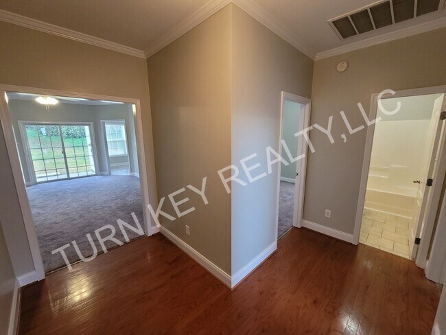 Building Photo - Home for rent in Gardendale