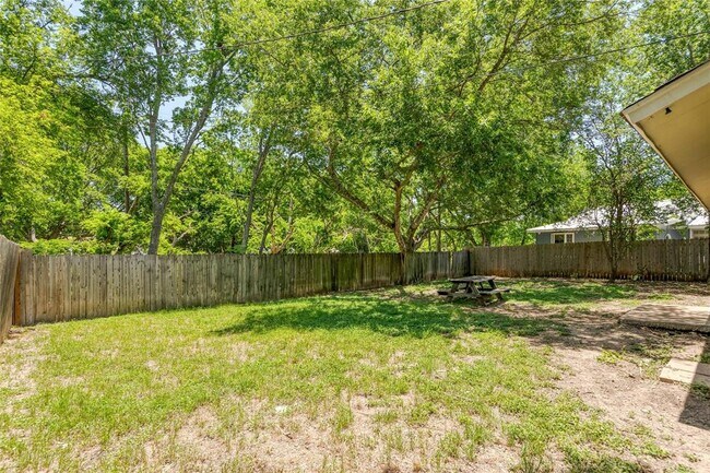 Building Photo - 16213 Malden Dr
