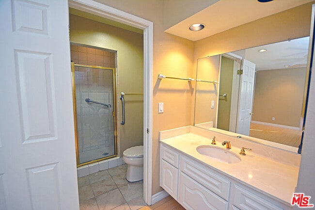 Building Photo - 10051 Valley Circle Blvd