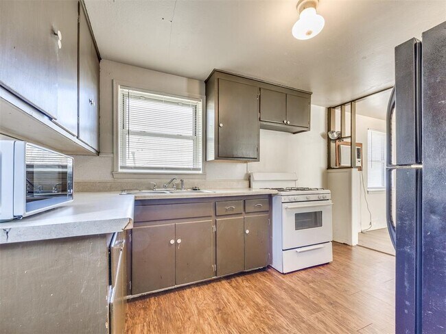 Building Photo - 3637 Firethorn Dr