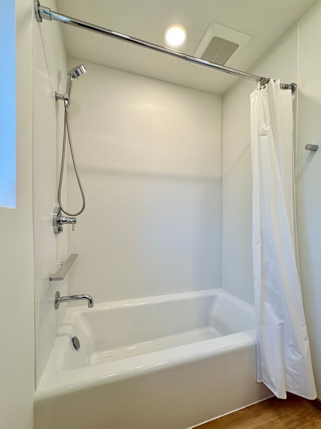 Building Photo - Newly Built 2 Bedroom 2 Bath Single Level ...