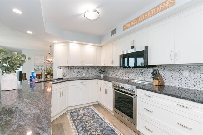 Building Photo - 5729 Del Sol Blvd