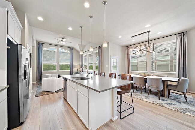 Building Photo - 2539 Terrace Point Dr