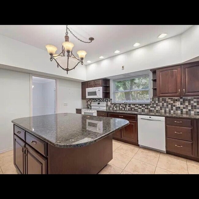 Building Photo - 960 48th Ave