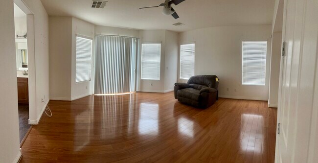 Building Photo - 3924 San Esteban Ave