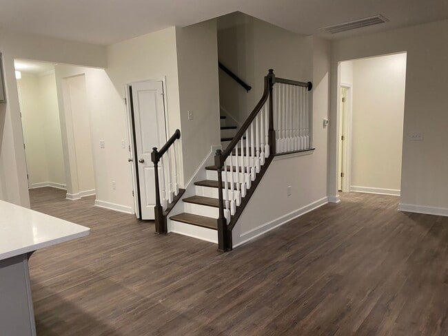 Building Photo - 41 Cascade Pl