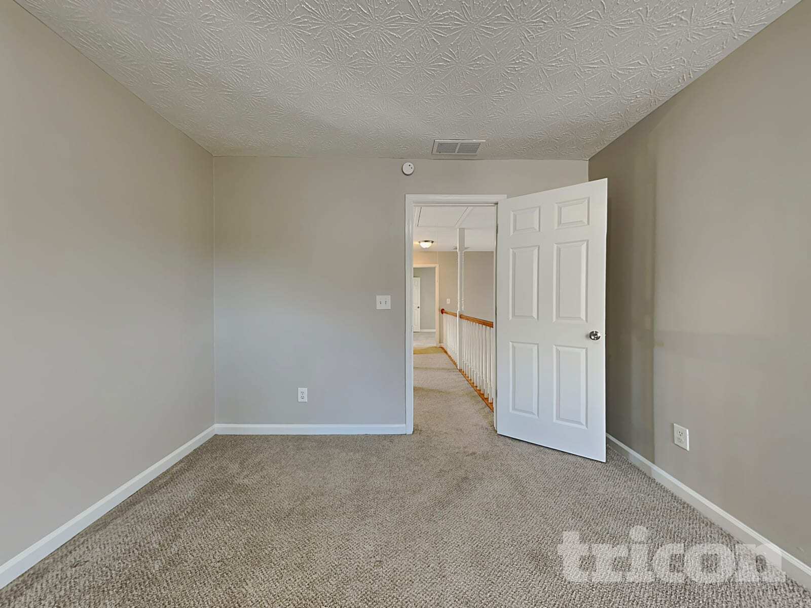 Building Photo - 25 Bermuda Cir