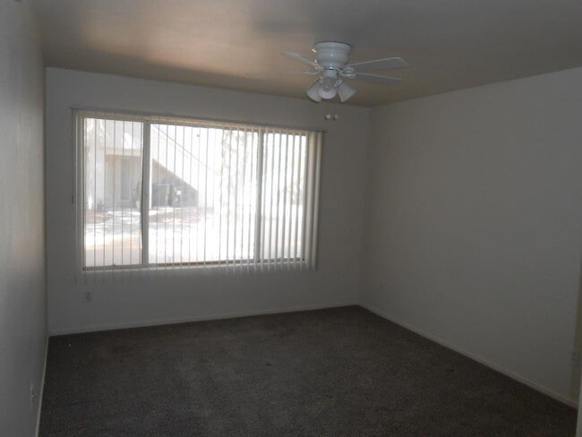Building Photo - Spacious 2 Bedroom Condo in Gated Community near Eastern/Tropicana