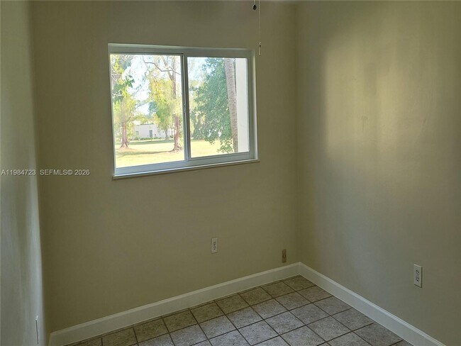 Building Photo - 7430 Miami Lakes Dr