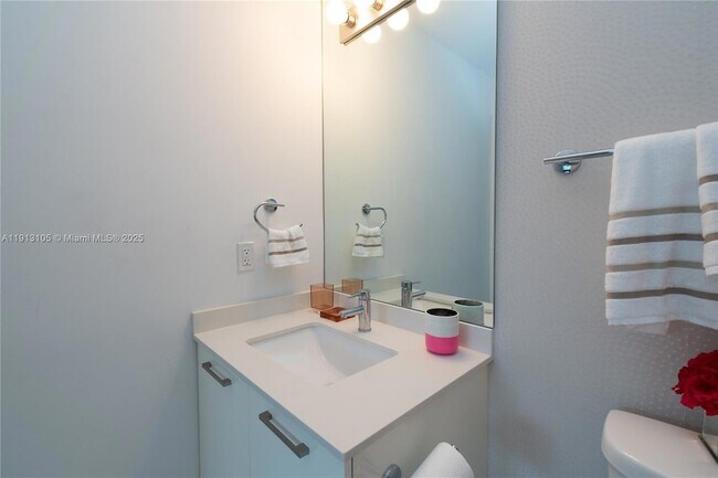 Building Photo - 151 SE 1st St