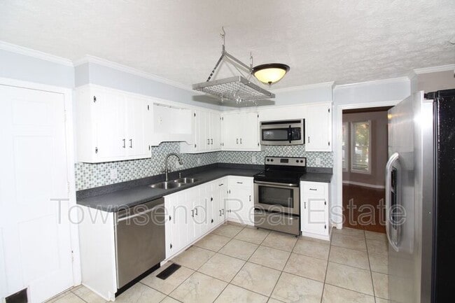 Building Photo - 5827 Hibernia Dr