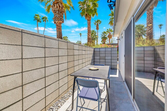Building Photo - 37535 Melrose Dr