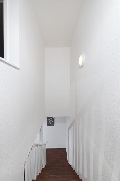 Building Photo - 833 Old Ranch Rd 12