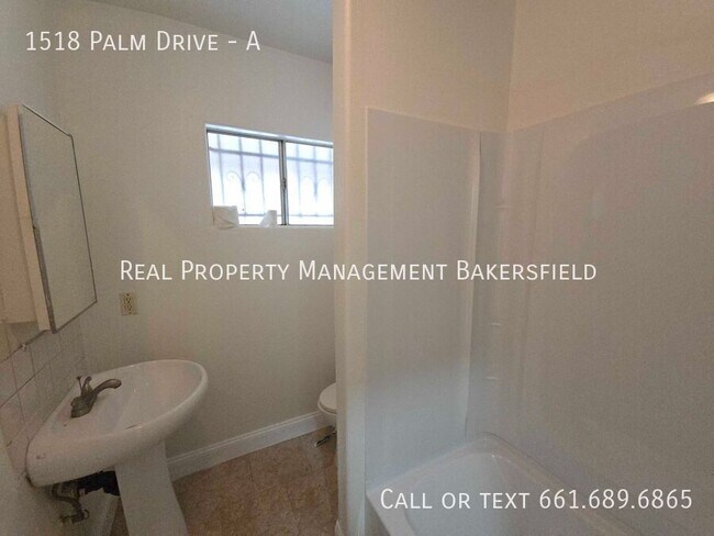 Building Photo - 1518 Palm Dr