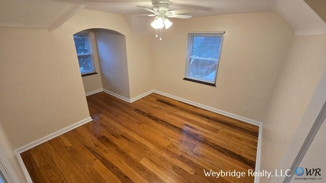 Building Photo - Cozy 2BD 1BTH Cape Cod in College Hill