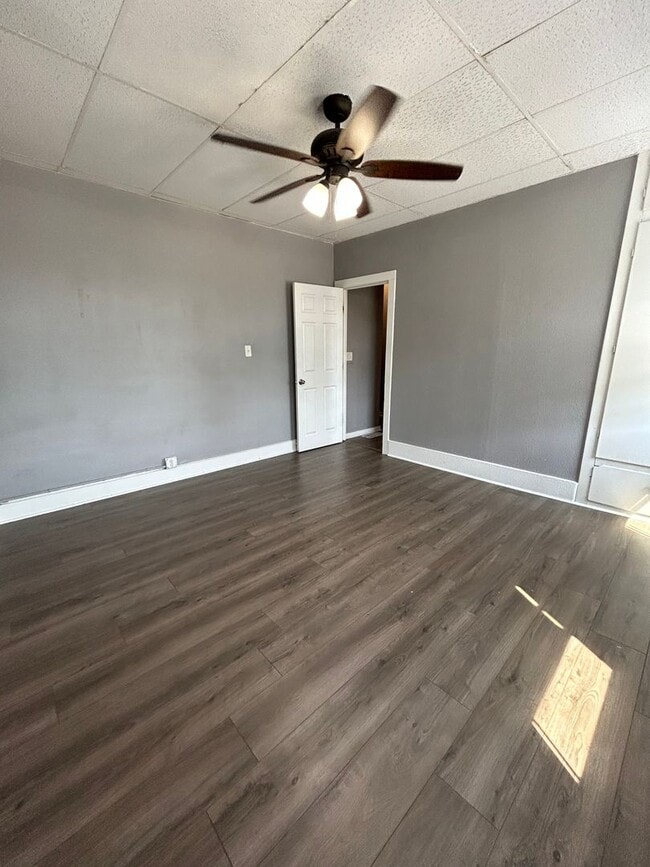 Building Photo - 1701 Onalaska Ave