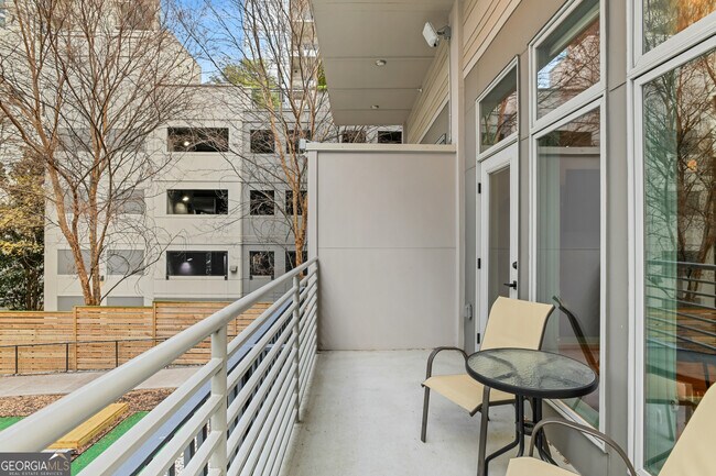 Building Photo - 208 12th St NE