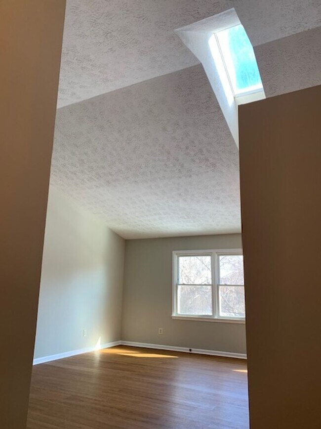 Building Photo - 3 Bedroom, 2 Bathroom in Lexington!