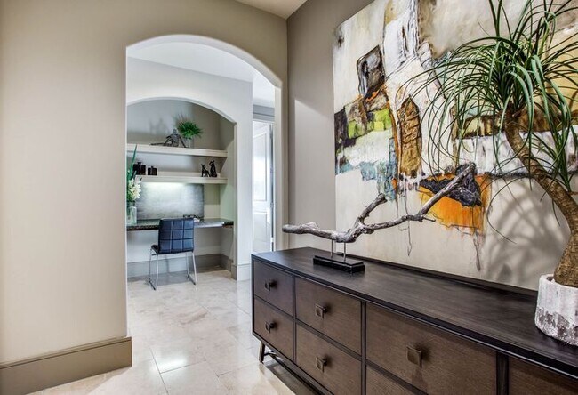 Building Photo - 102 Colorado St